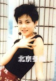 大姐大今天也在好好读书(跪下，叫学姐),大姐大今日潜心读书，致敬学习精神